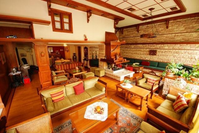 Hotel Elvetia Karpenísion Zewnętrze zdjęcie