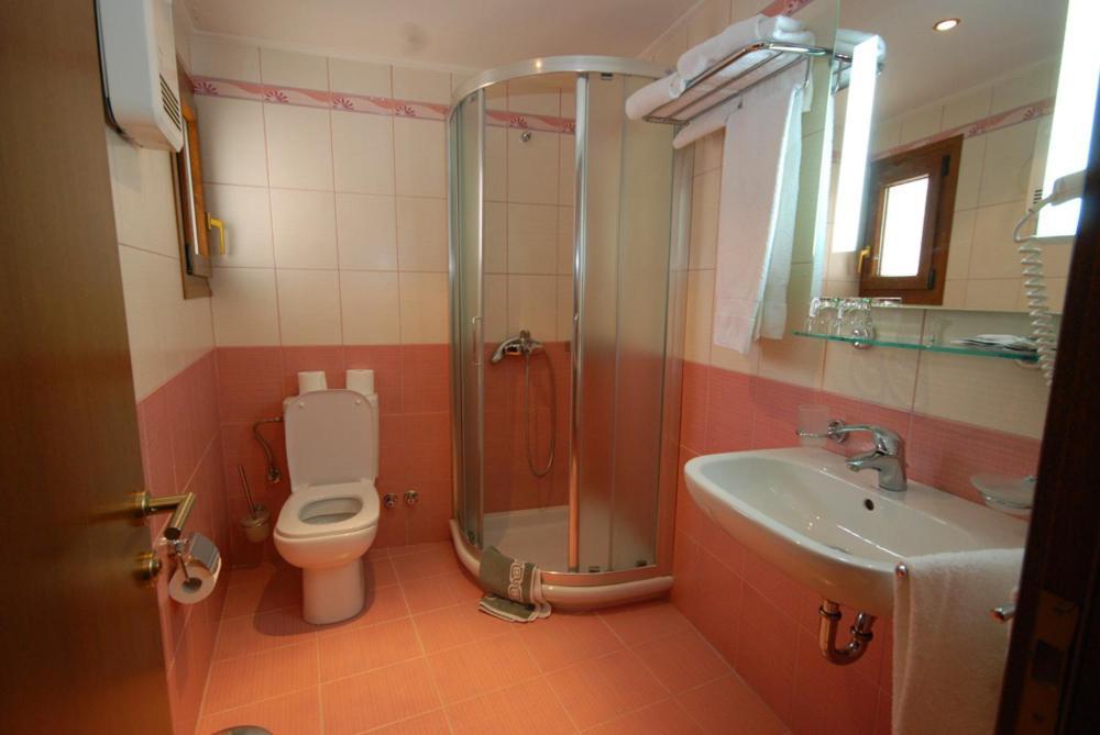 Hotel Elvetia Karpenísion Pokój zdjęcie