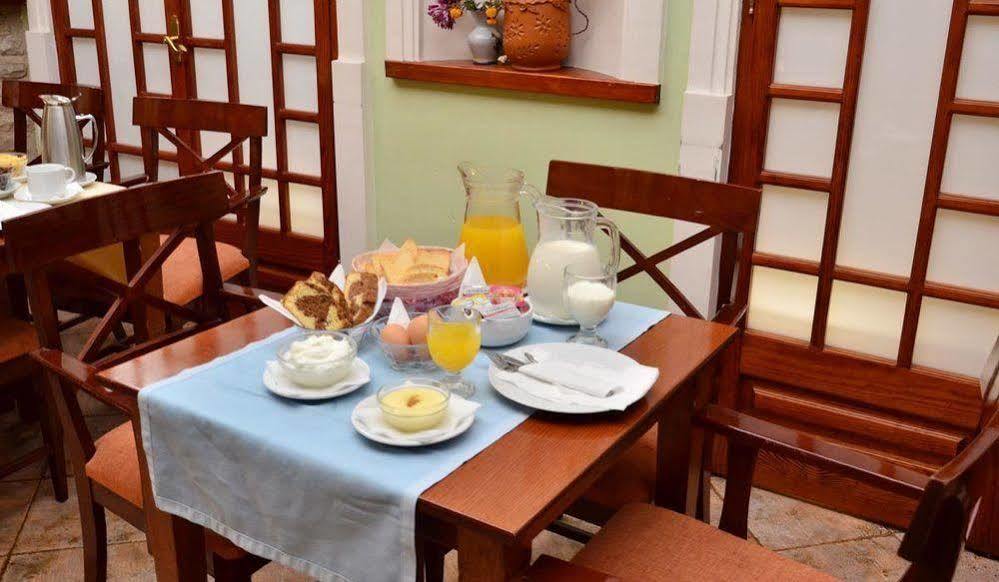 Hotel Elvetia Karpenísion Zewnętrze zdjęcie
